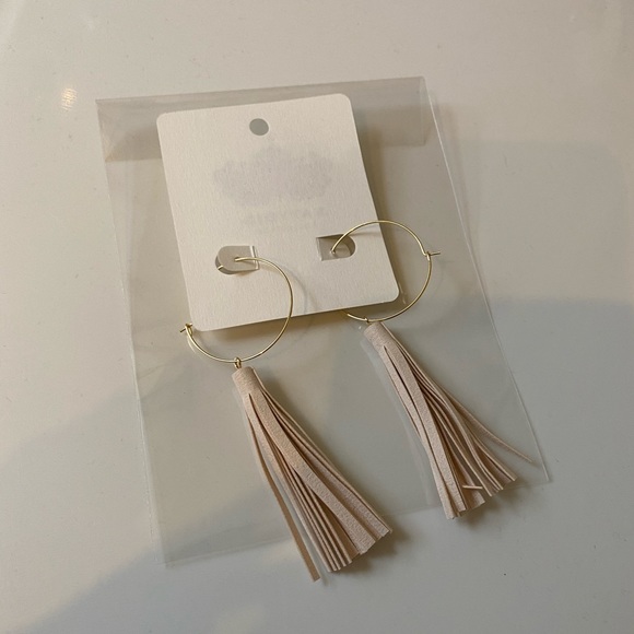 3/$30🖤 Ivory Faux Leather Tassle Hoop Earrings - Picture 8 of 8